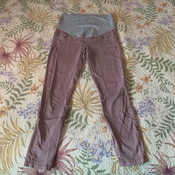 🔥 2/$50 🔥 Thyme Maternity Blush Capris - Picture 1 of 5